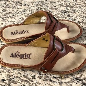 Alegria thongs